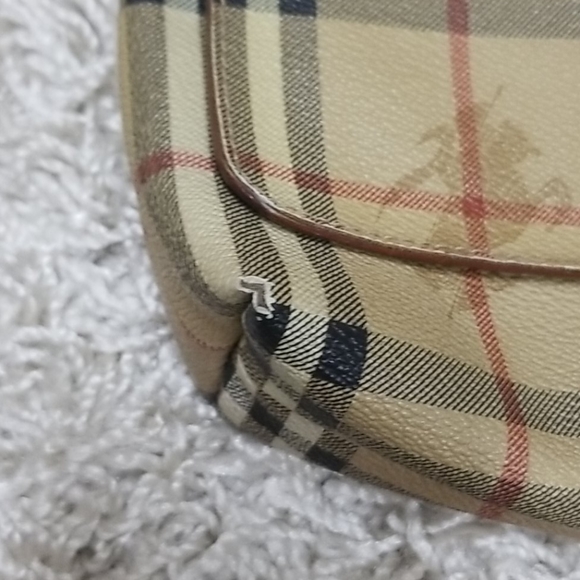 Burberry purse - Picture 4 of 8